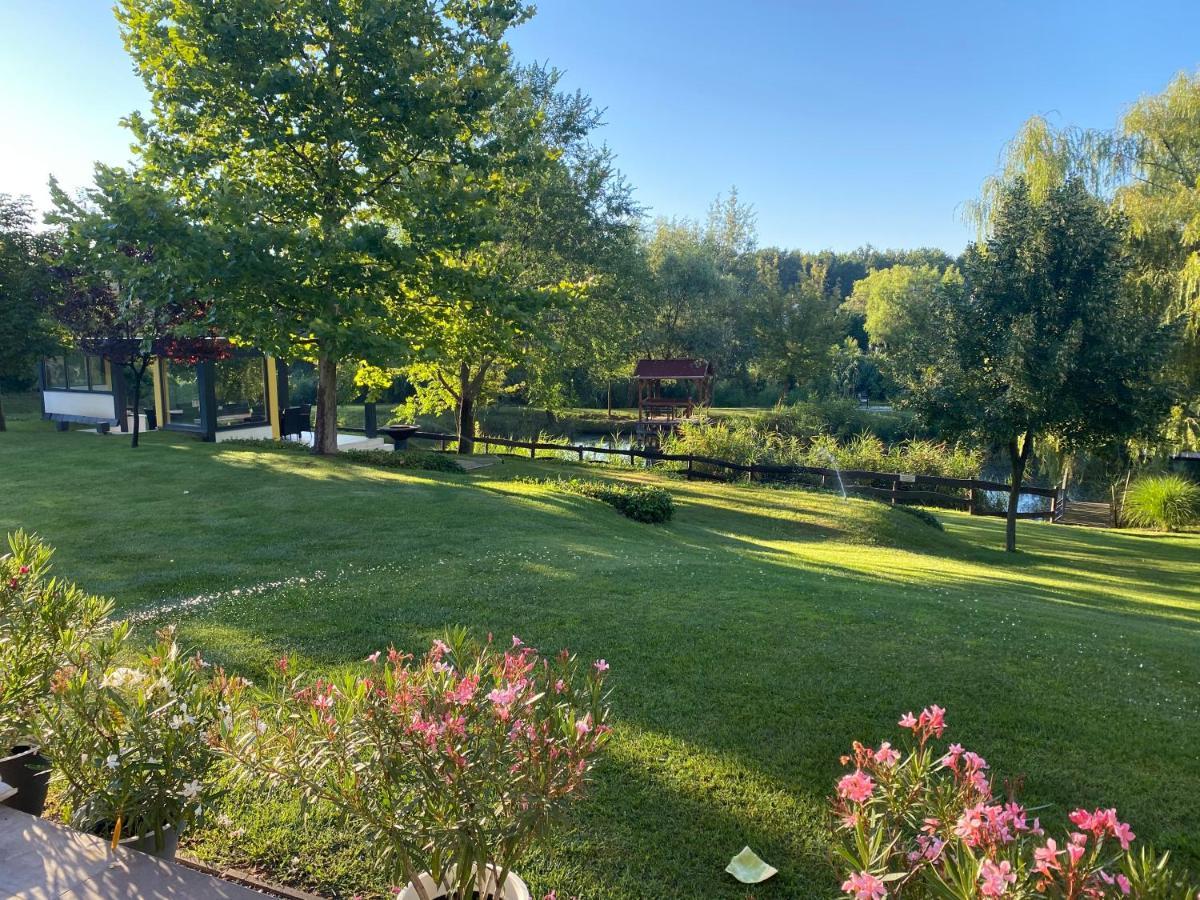 Kuria Vendeghaz Hotel Poroszlo Bagian luar foto