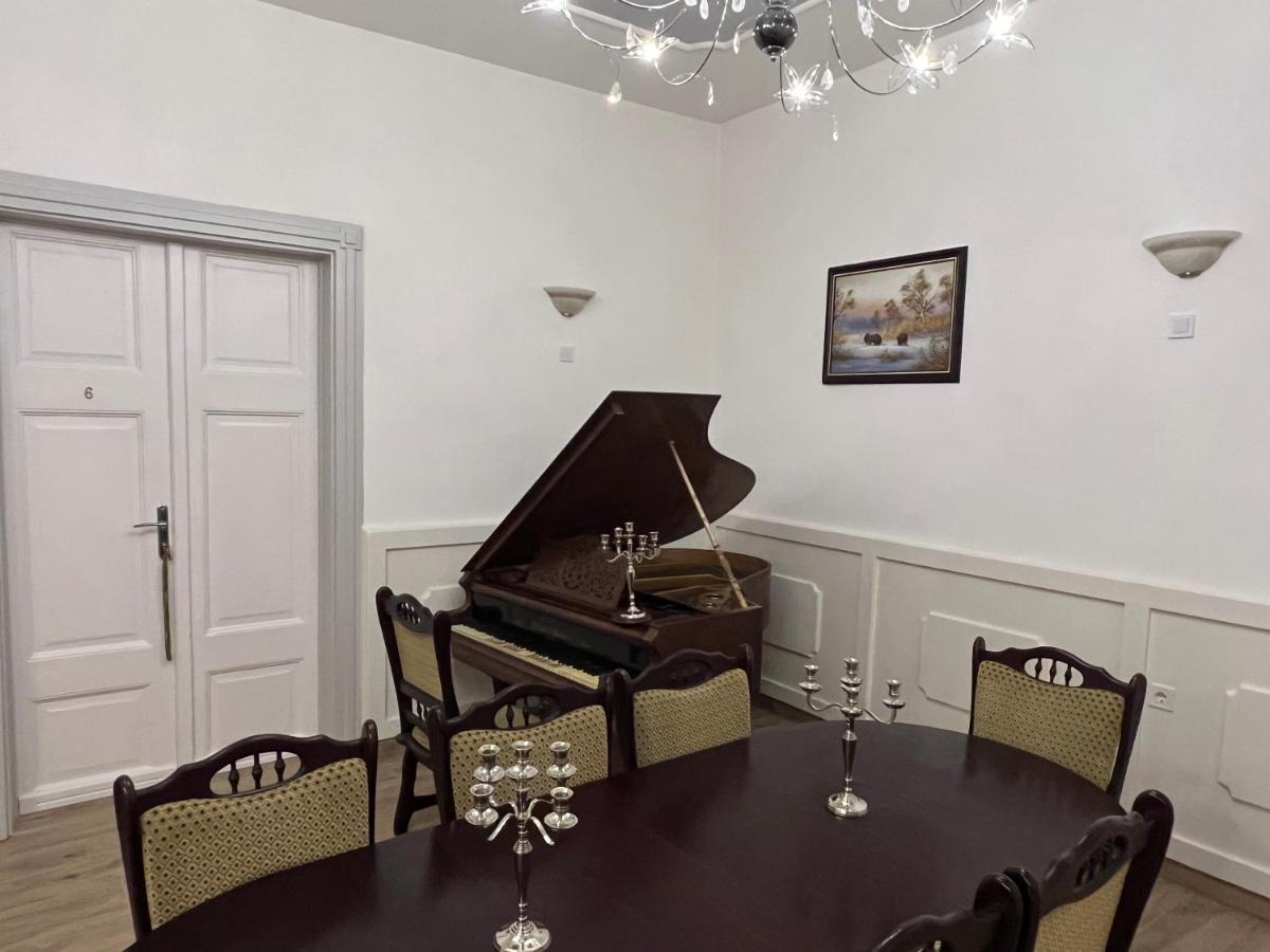 Kuria Vendeghaz Hotel Poroszlo Bagian luar foto