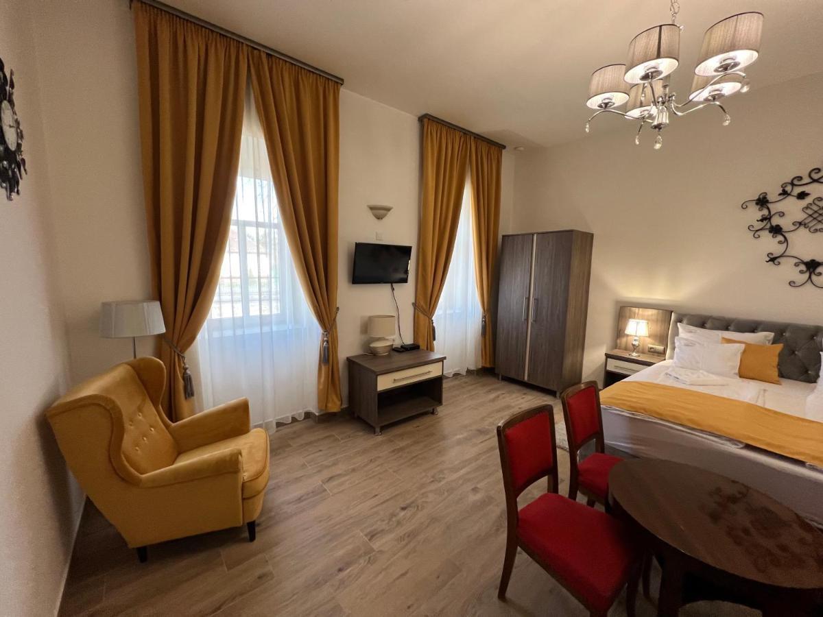Kuria Vendeghaz Hotel Poroszlo Bagian luar foto