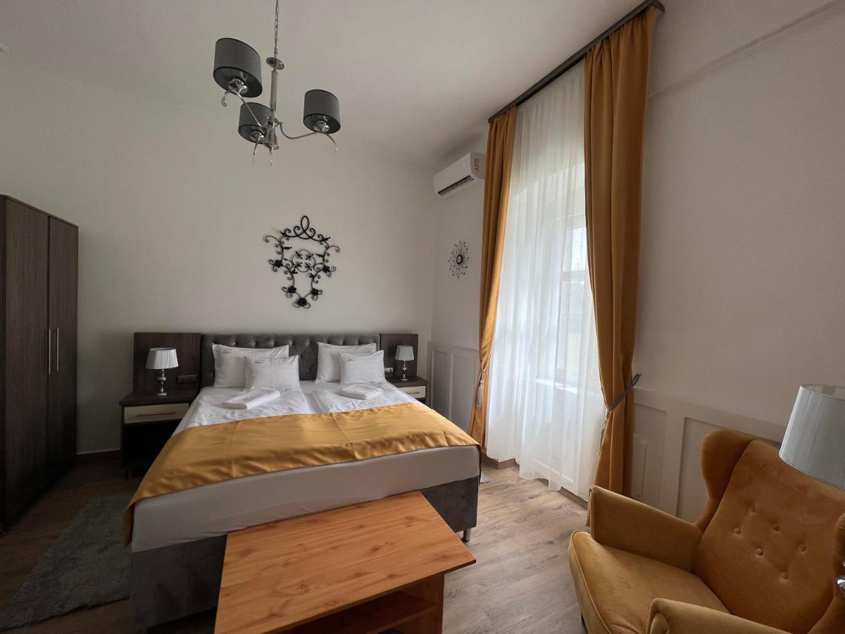 Kuria Vendeghaz Hotel Poroszlo Bagian luar foto