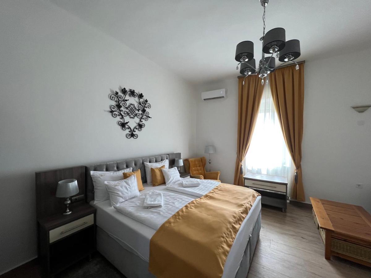 Kuria Vendeghaz Hotel Poroszlo Bagian luar foto