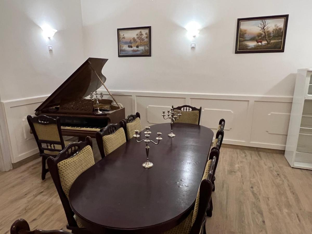 Kuria Vendeghaz Hotel Poroszlo Bagian luar foto