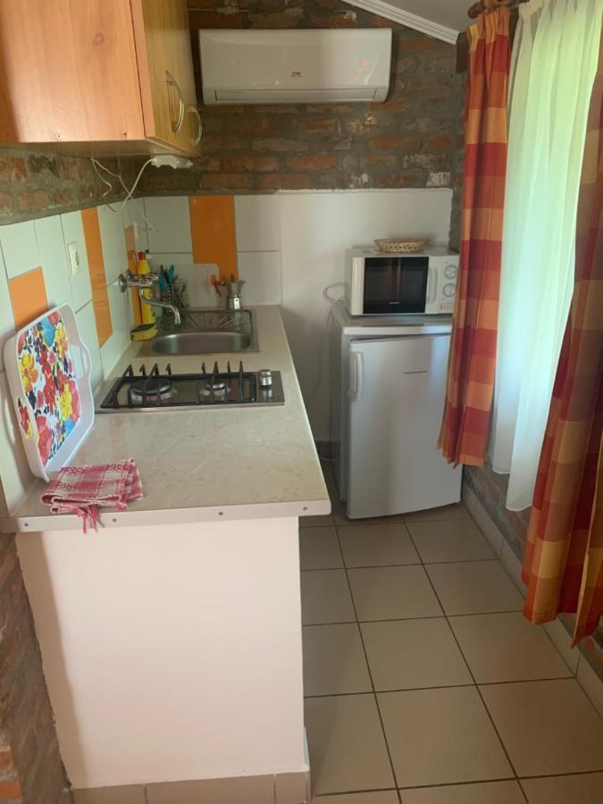 Kuria Vendeghaz Hotel Poroszlo Bagian luar foto